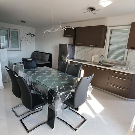 Apartmani Lanterna クルク エクステリア 写真