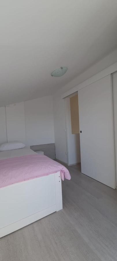 Apartmani Lanterna クルク エクステリア 写真
