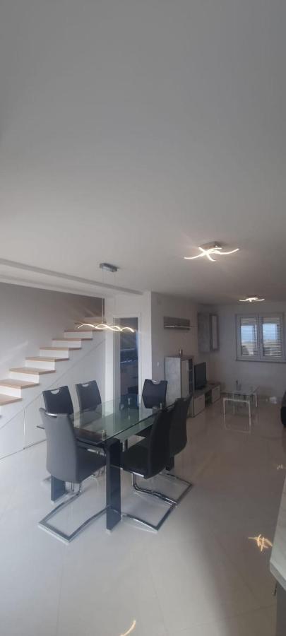 Apartmani Lanterna クルク エクステリア 写真